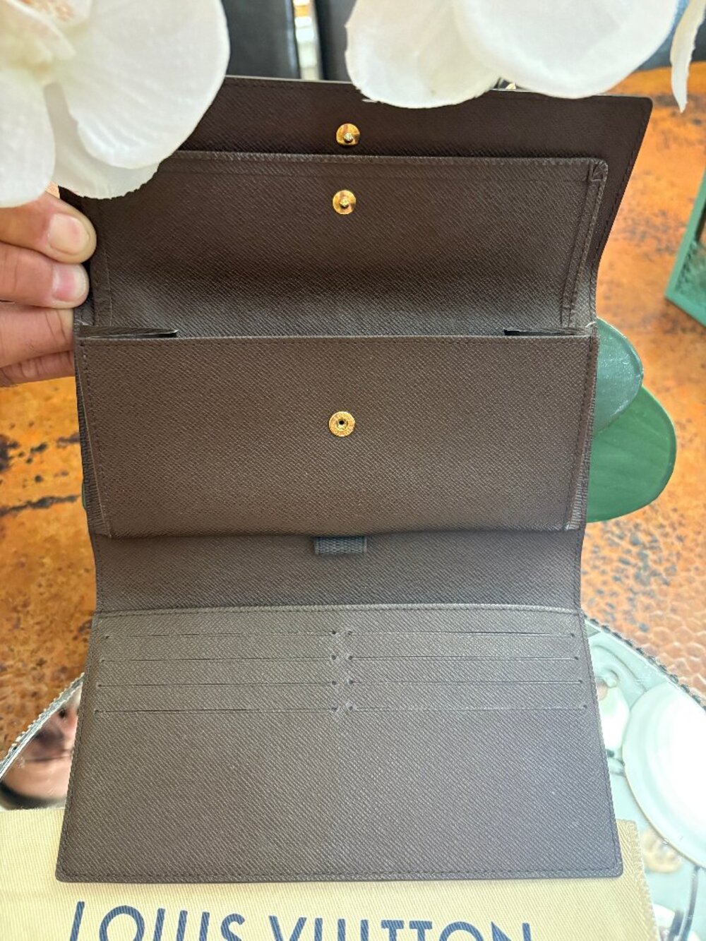 Louis Vuitton Damier Sarah Gold Tone Wallet - Picture 4 of 12